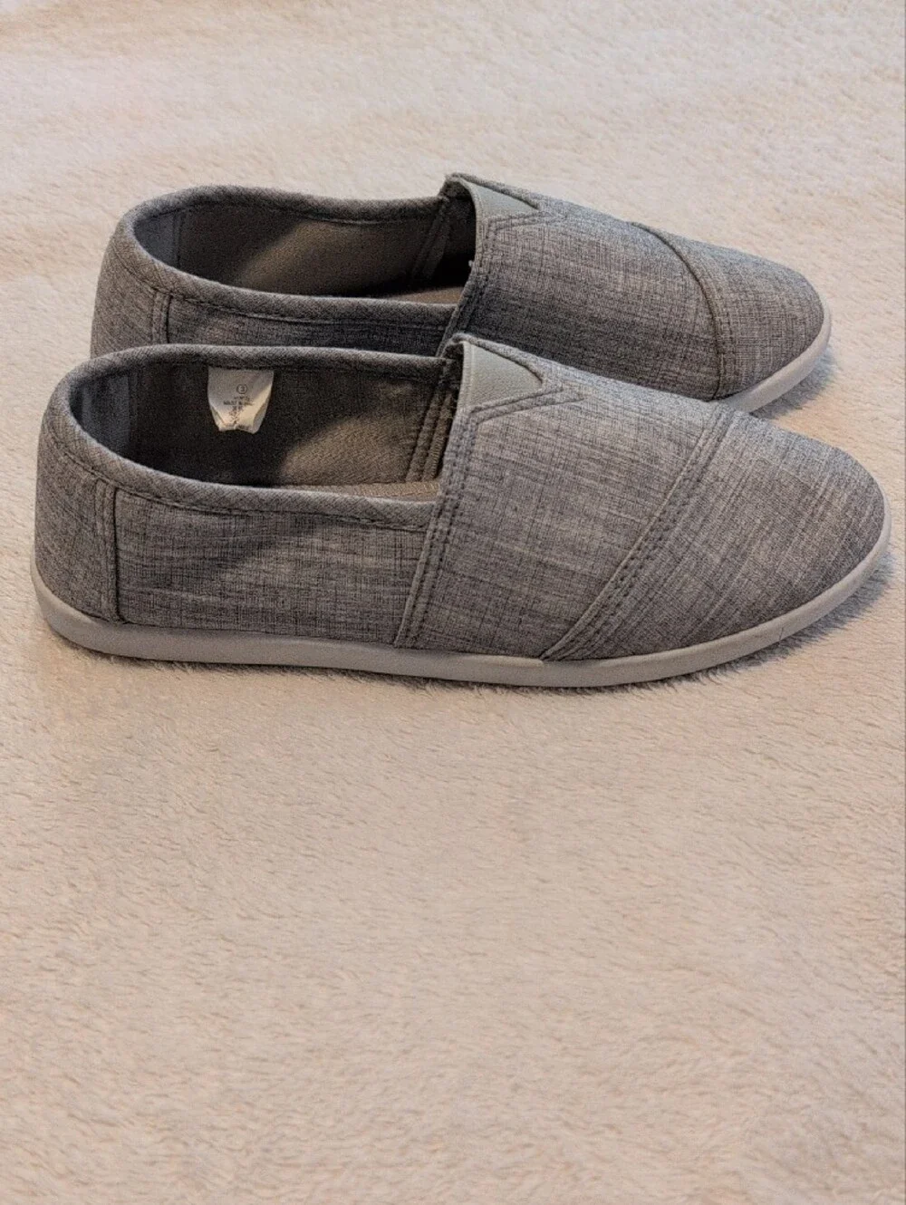 Kids Slip-On Canvas Shoes in Gray